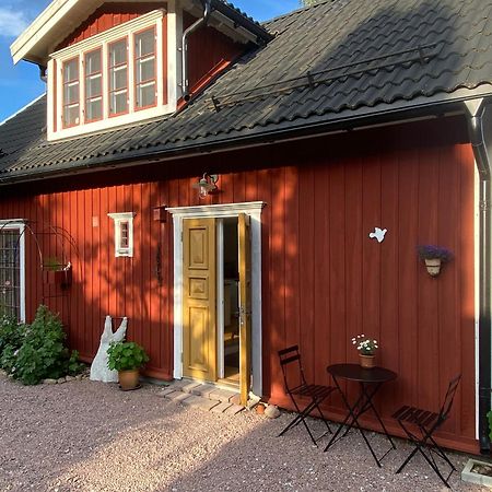 Roeda Huset Villa Hallstahammar Buitenkant foto