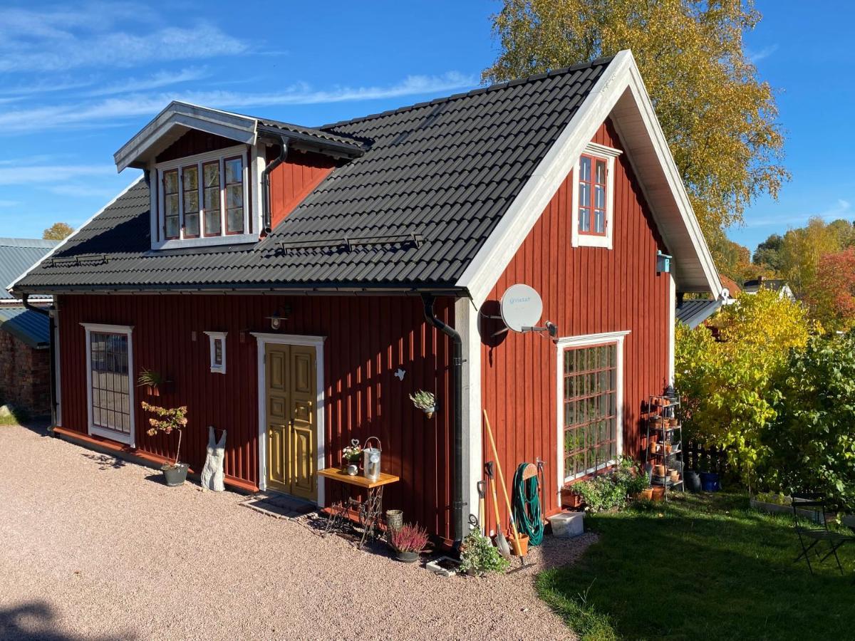 Roeda Huset Villa Hallstahammar Buitenkant foto